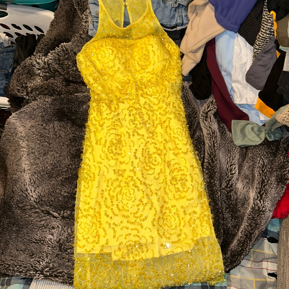 Sherrihill short yellow dress
